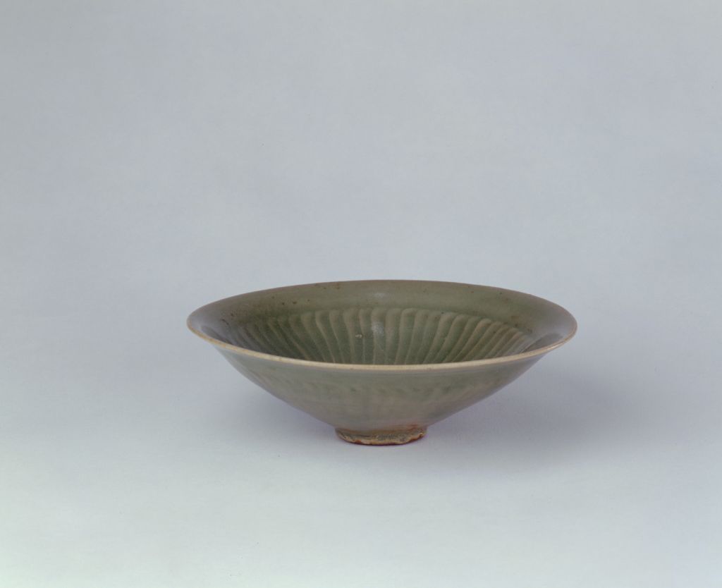 图片[1]-Yaozhou kiln printing chrysanthemum petal bowl-China Archive